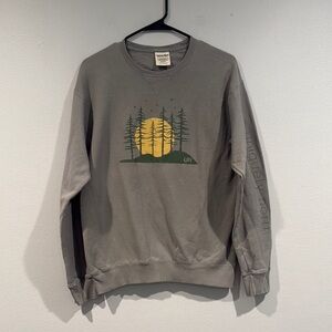 Comfort Wash Uniquely North Long Sleeve Gray Crew Neck Sweatshirt - Size Small